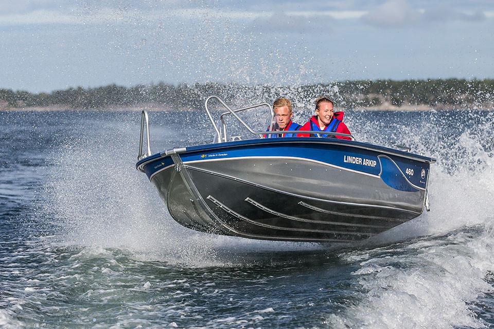 Linder 460 Arkip Honda 50pk incl trailer, Ophalen, Aluminium, Zo goed als nieuw, Minder dan 70 pk