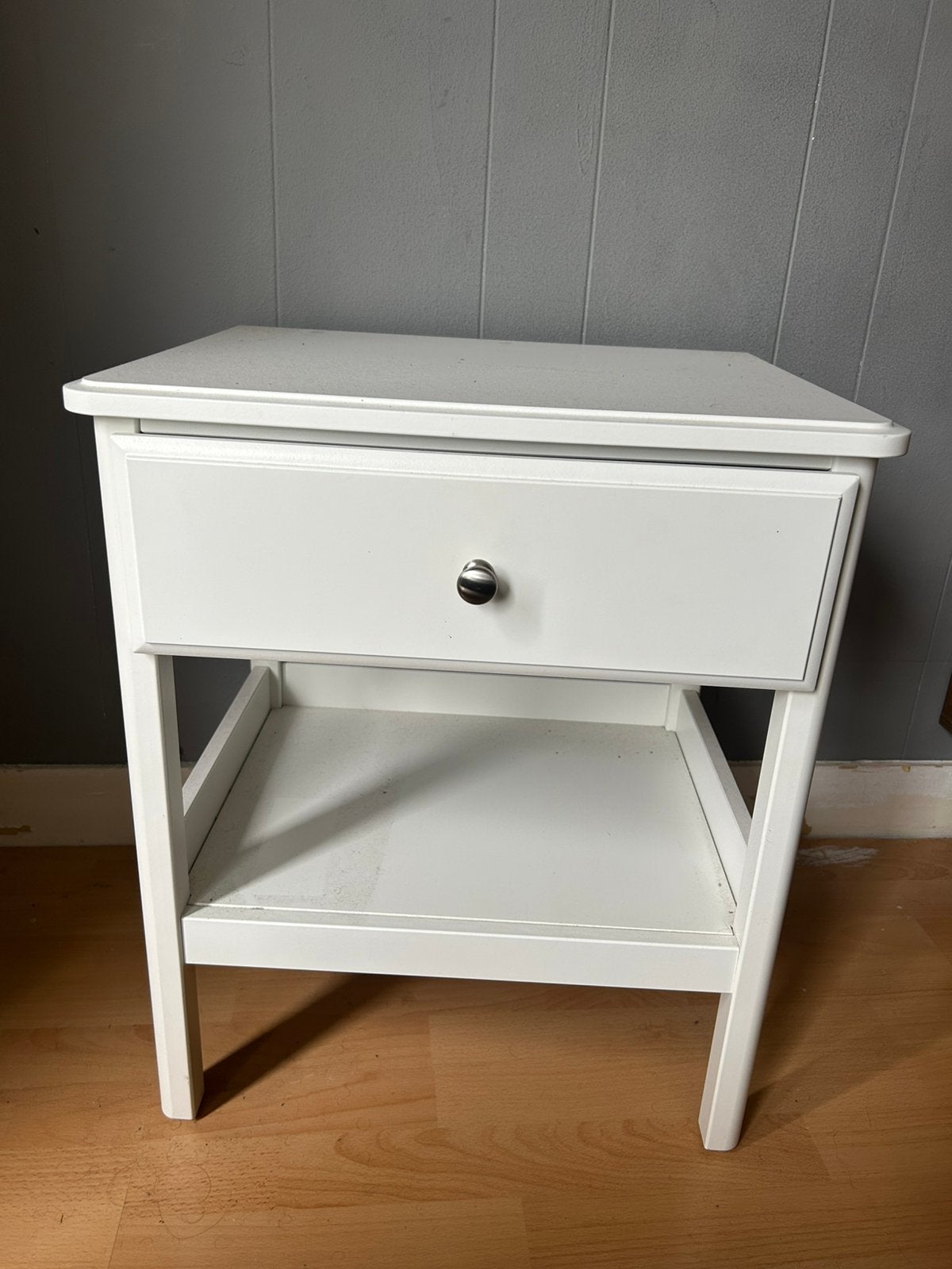 IKEA White Tyseddal Bed Table, Ophalen, Minder dan 45 cm, Zo goed als nieuw, 70 cm of meer