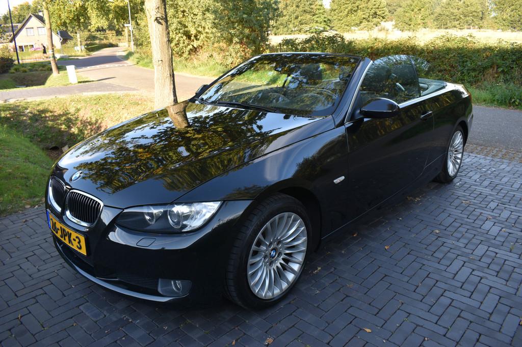BMW 3 Serie Cabrio Automaat 325i Exec. 218PK Automaat Leer K, Auto's, BMW, Achterwielaandrijving, Gebruikt, Zwart, Cabriolet