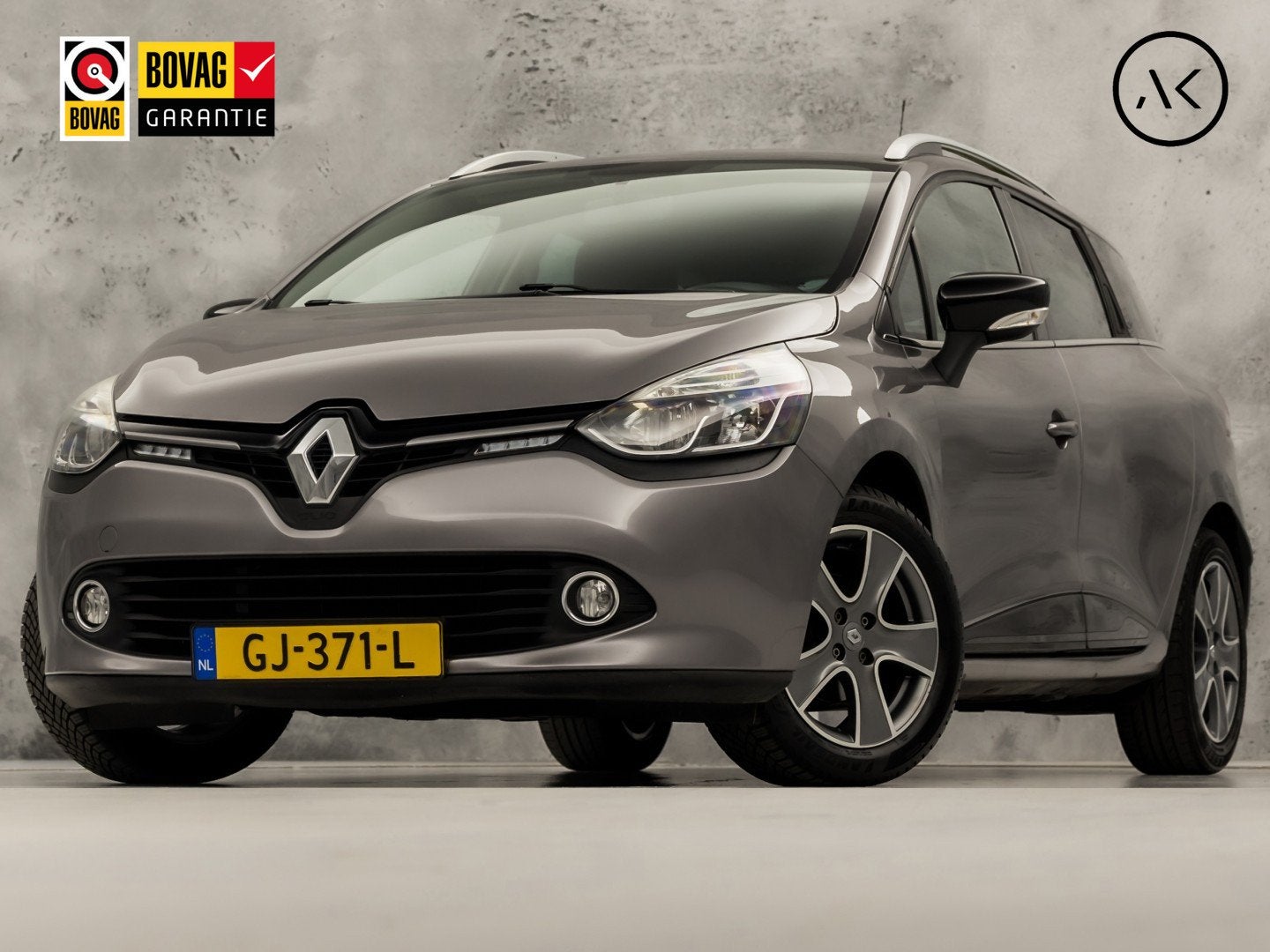 Renault Clio Estate 0.9 TCe Night&Day (NAVIGATIE, LM VELGEN,, Voorwielaandrijving, Stof, Zwart, Origineel Nederlands