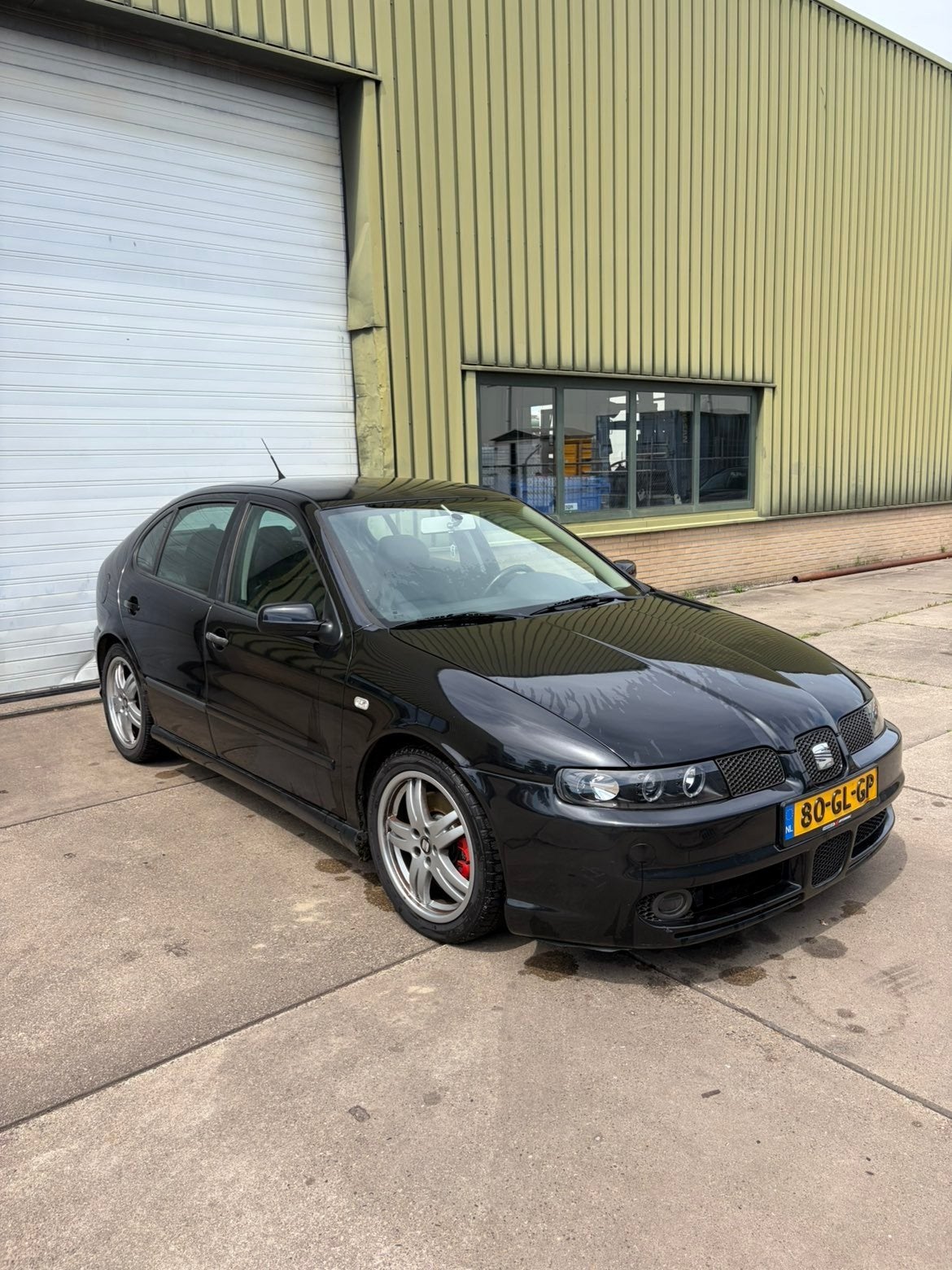 Seat Leon 1.8 20VT 132KW 2001 Zwart, Auto's, Seat, Voorwielaandrijving, Zwart, 4 cilinders, Zwart