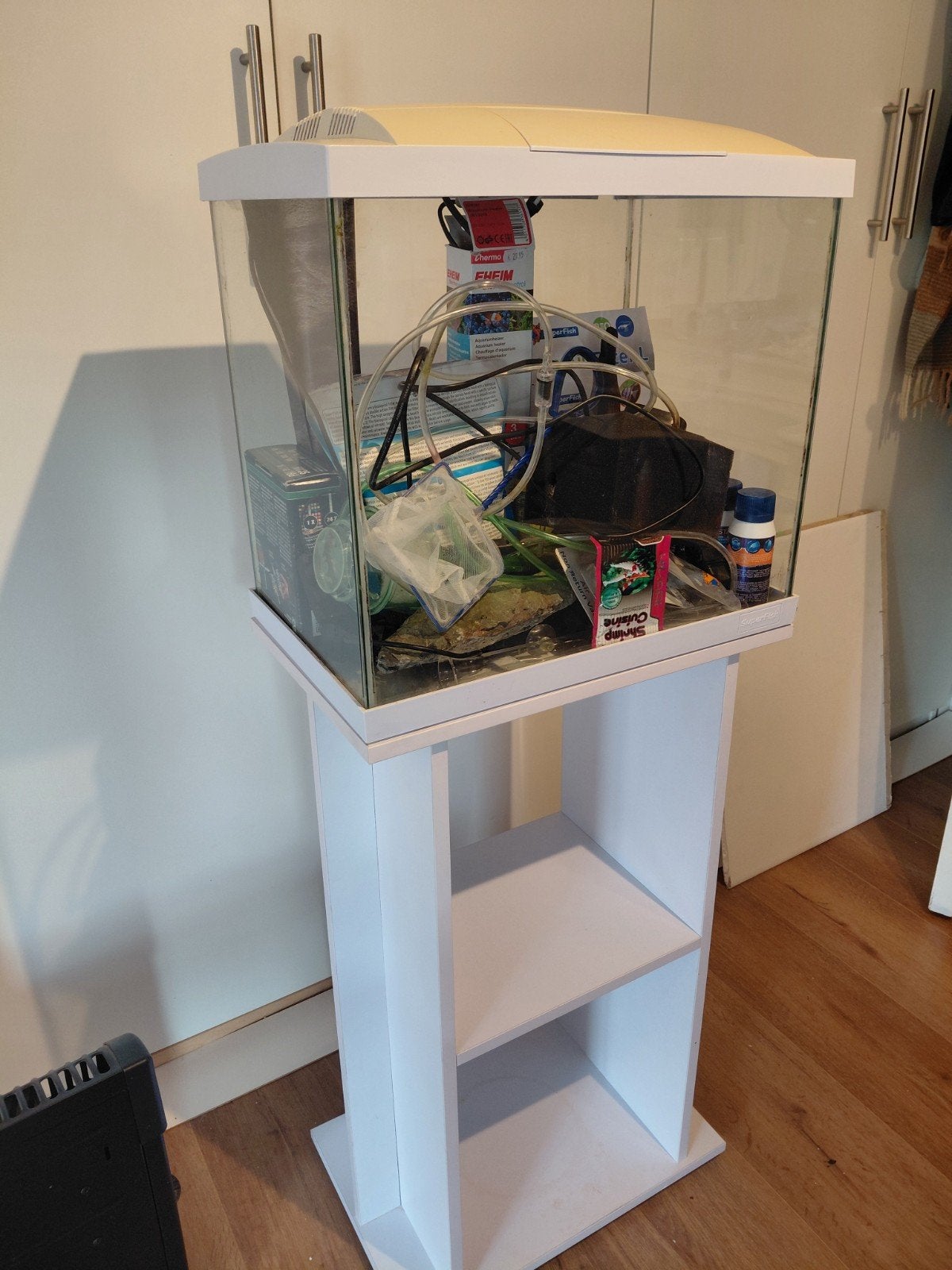 Superfish Aquarium 45L wit  met kast. En  toebehoren, Dieren en Toebehoren, Ophalen, Gebruikt, Inclusief deksel, Aquariummeubel