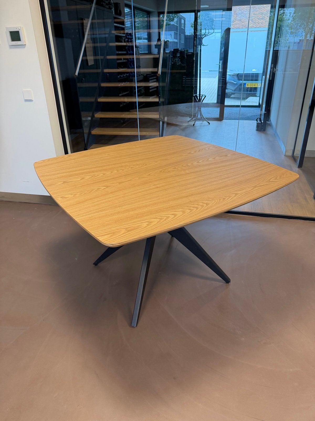 Mooie vierkante houte tafel 120x120, Huis en Inrichting, Tafels | Eettafels, Ophalen, Gebruikt, 100 tot 150 cm, Vierkant