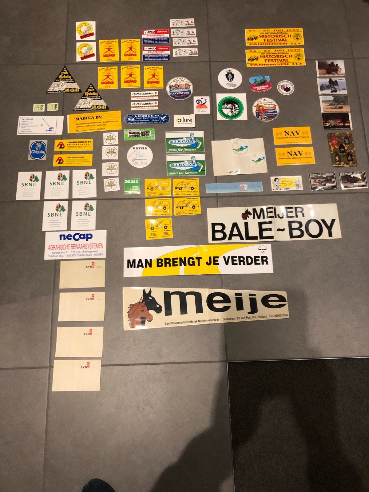 Allerlei stickers, Ophalen