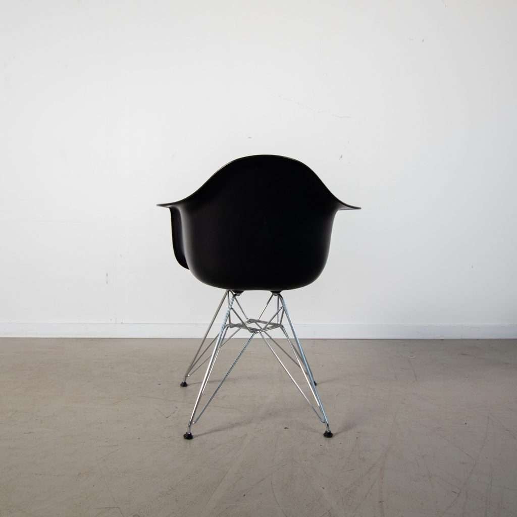 1x Vitra Eames DAR Stoel Zwart, Niet ingevuld, Zwart, Niet ingevuld, Zo goed als nieuw
