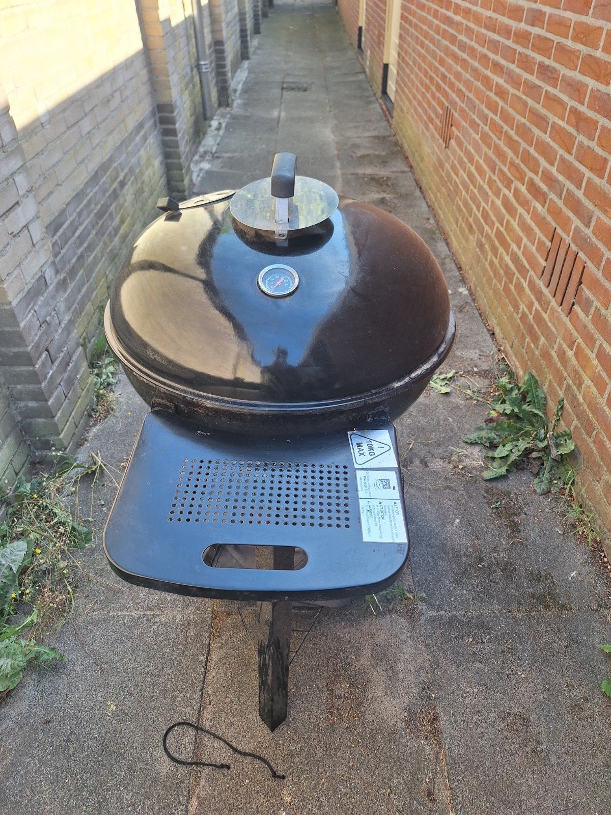 Extra grote barbecue met thermometer en twee planken, Ophalen, Gebruikt