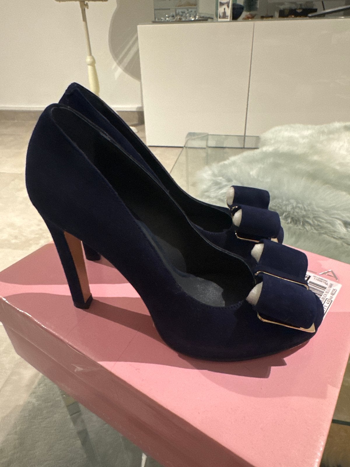 Suède blauwe pumps maat 35 (valt als 34), Pumps, Blauw, Nieuw, Ophalen of Verzenden