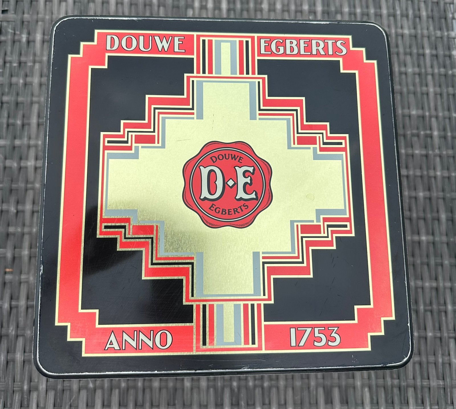Vintage decoratief (groot) blik  Douwe Egberts Anno 1753, Verzamelen, Ophalen of Verzenden, Gebruikt, Koek(jes), Douwe Egberts