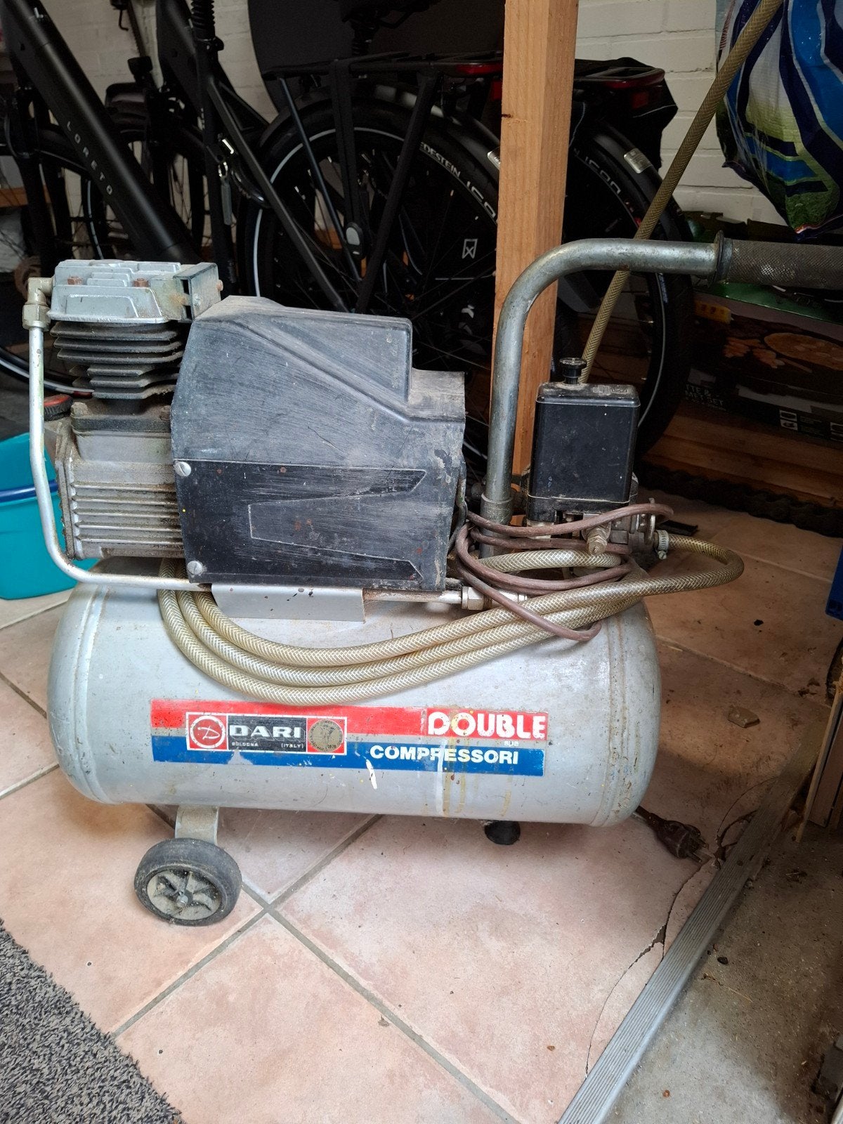 compressor, Doe-het-zelf en Verbouw, Compressors, Ophalen, Gebruikt