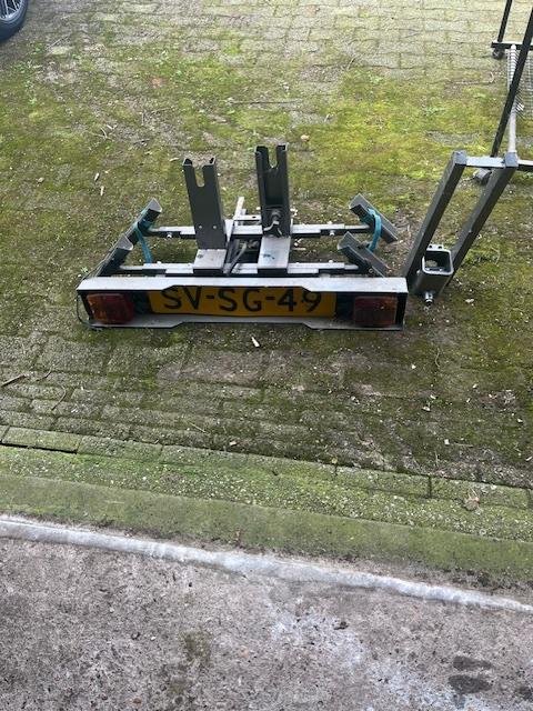 Fietsendrager, Ophalen, Gebruikt, 2 fietsen, Trekhaakdrager