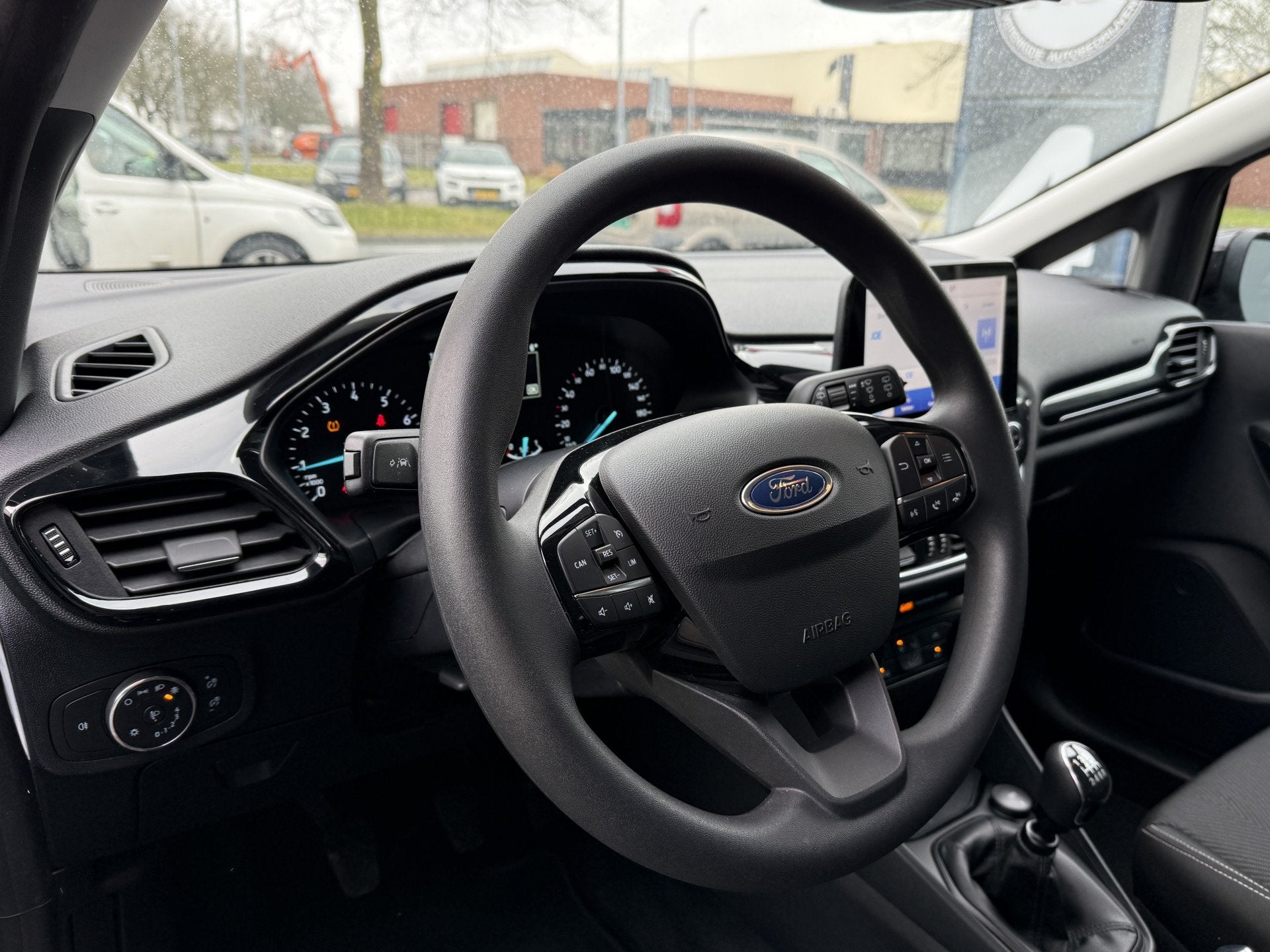 Ford Fiesta BWJ 2022 | 1.0I 100PK Titanium | AIRCO | NAVI |, Auto's, Gebruikt, Origineel Nederlands, Handgeschakeld, 19 km/l