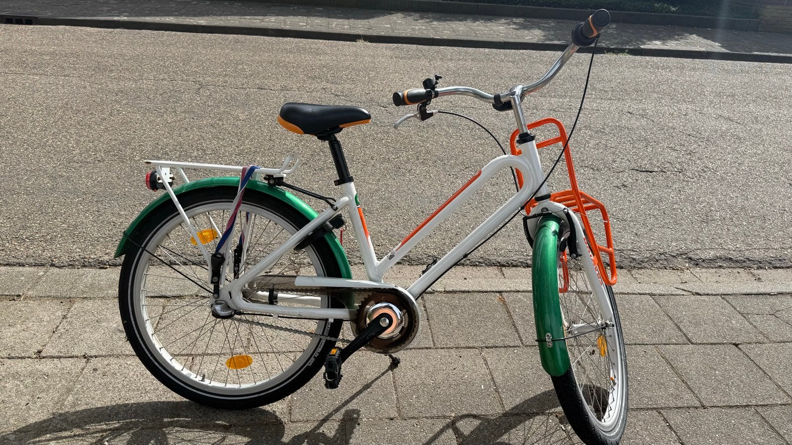 Batavus kinderfiets - Wit/Oranje/Groen, Ophalen, Gebruikt, Terugtraprem, 20 inch of meer
