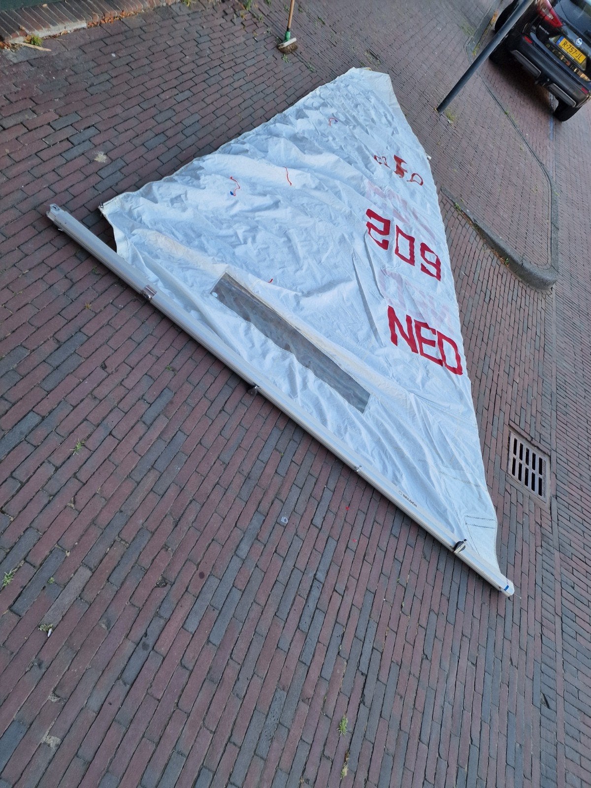 Flash of Splash red zeil met Selden giek, Ophalen, Gebruikt, Grootzeil, Minder dan 15 m²
