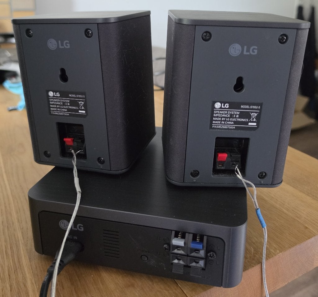 Foto 12 van LG-DS80QY Soundbar incl. LG SPQ8-S draadloze achter speakers
