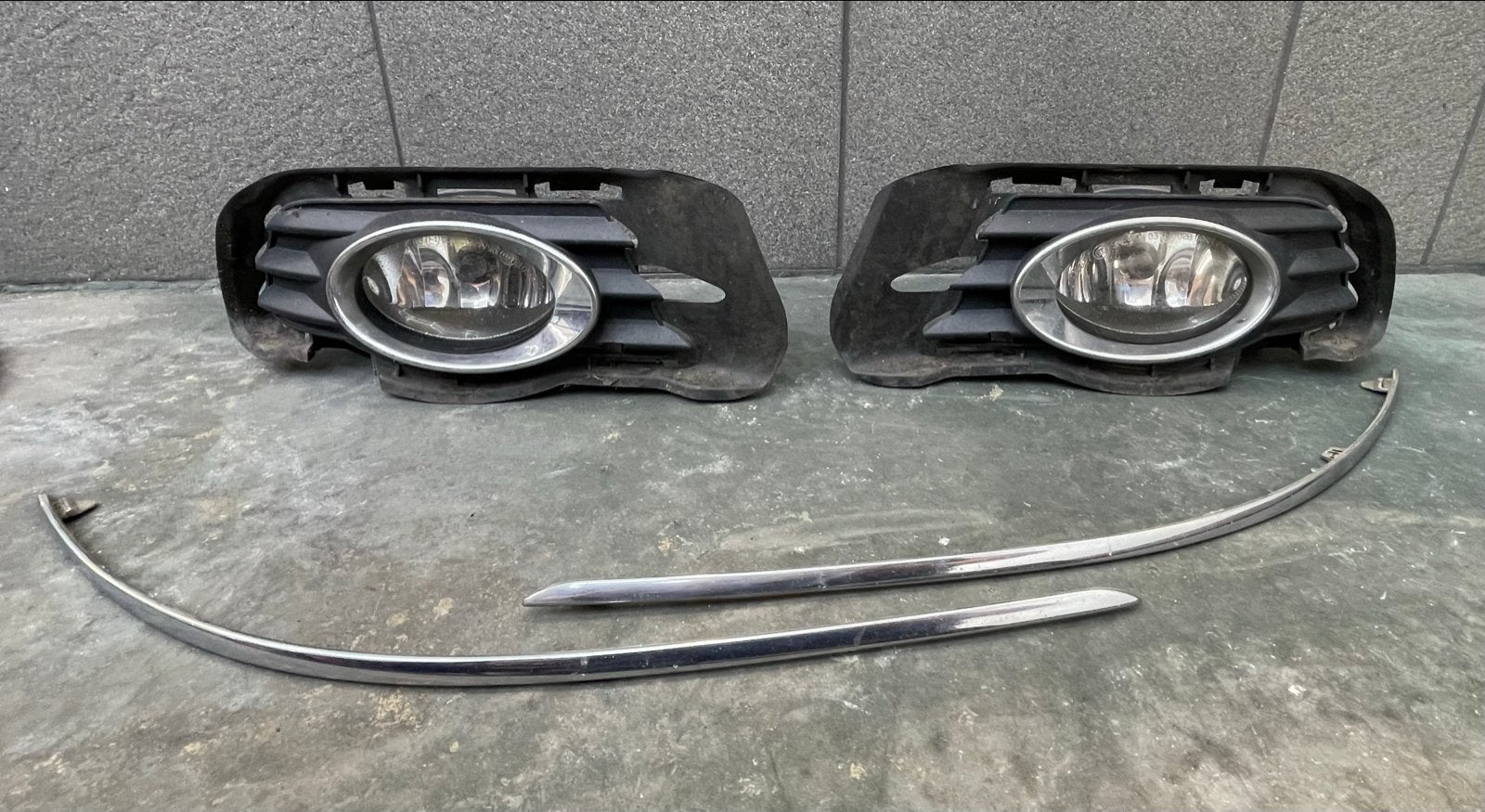Mistlampen set met sierlijsten - Gebruikt Mercedes W204, Ophalen of Verzenden, Gebruikt, Universele onderdelen