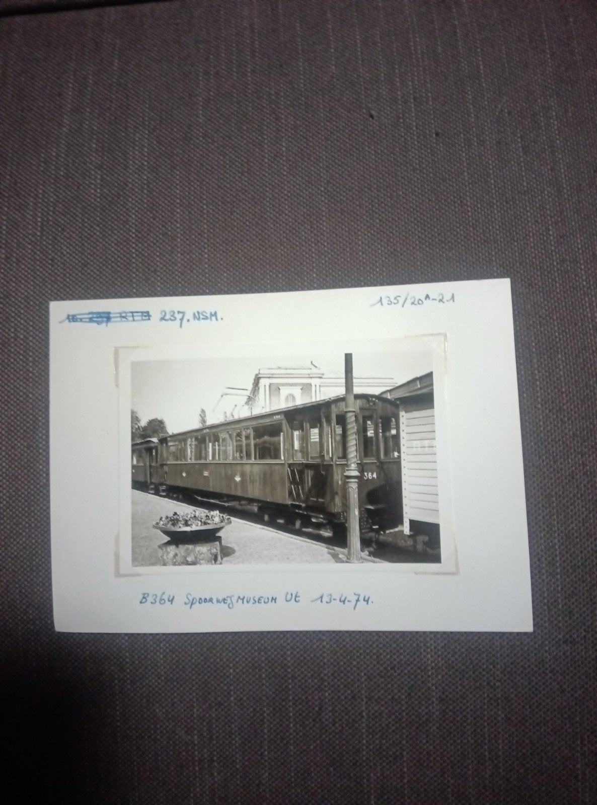 Zeldzame foto Spoorwegmuseum Utrecht 1974 - Trein 364, Ophalen of Verzenden, Gebruikt, Trein, Kaart of Prent