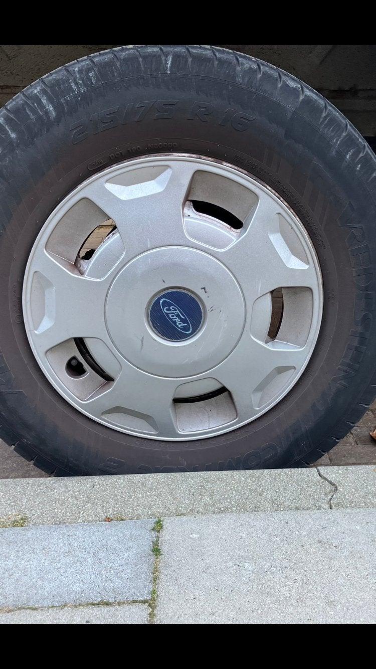 Gezocht wieldop Ford Transit Tourneo 2012, Auto diversen, Ophalen of Verzenden, Gebruikt