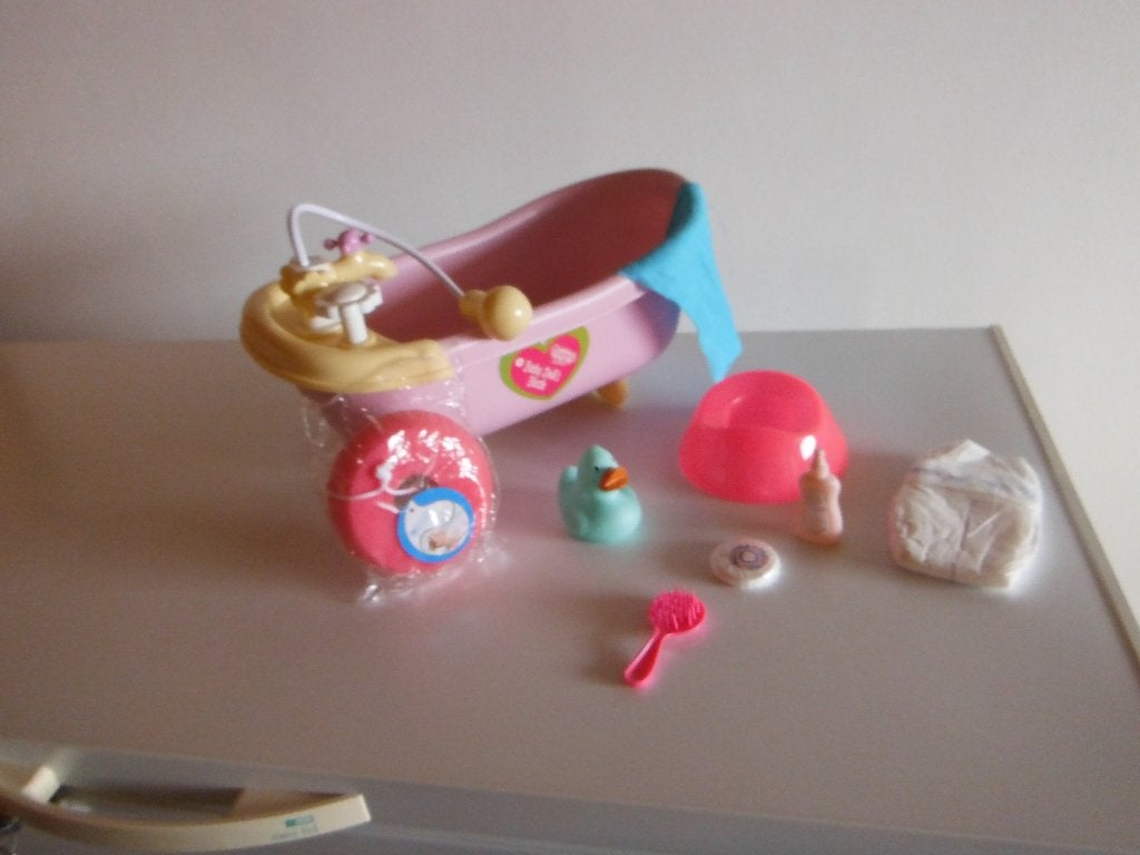 baby born bad met sproeier en  acc, Kinderen en Baby's, Ophalen, Zo goed als nieuw, Babypop