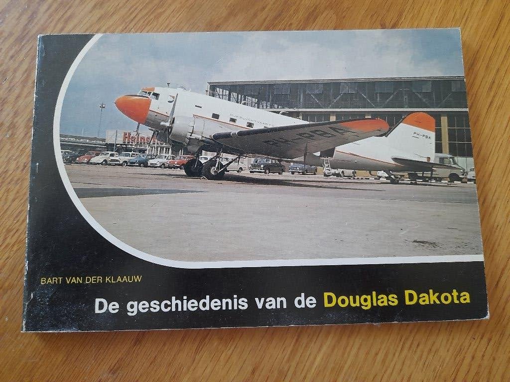 Bart van der Klaauw De geschiedenis van de Douglas Dakota, Boeken, Ophalen of Verzenden, Gelezen, Bart van der Klaauw, Vliegtuig