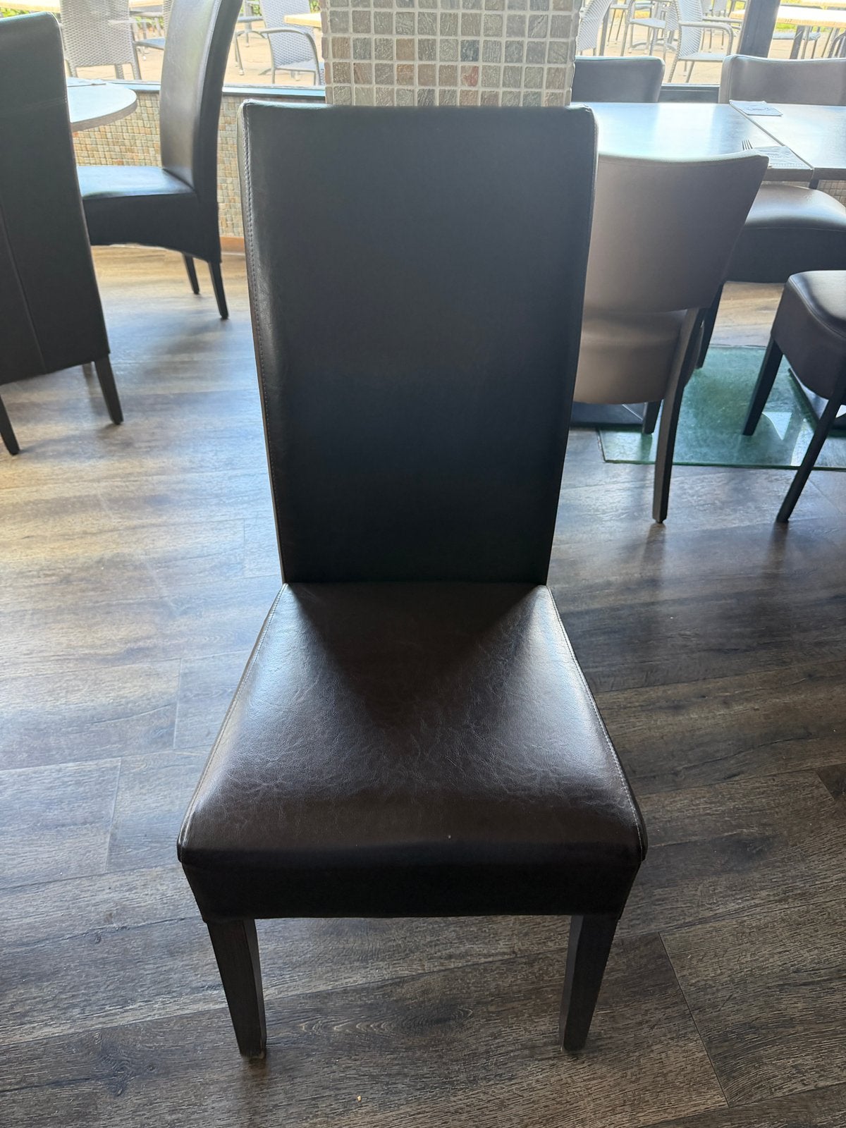 32x Horeca restaurantstoelen – donkerbruin, Huis en Inrichting, Ophalen, Zo goed als nieuw, Bruin, Vijf, Zes of meer stoelen