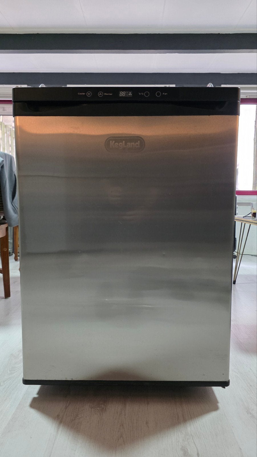 Bierkoelkast met 2 taps - Kegland Kegerator Series 4, 150 tot 200 liter, Zonder vriesvak, 60 cm of meer, Zo goed als nieuw
