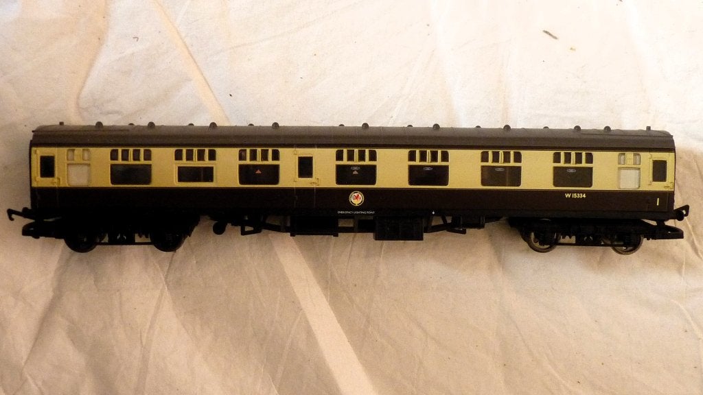 OO Hornby B.R. in GWR chocolade/creme livery, Overige merken, Gelijkstroom, Wagon, Ophalen of Verzenden