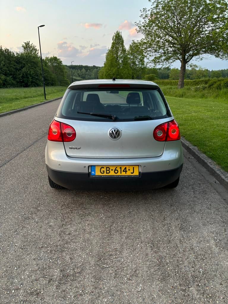 Volkswagen Golf 1.4 16V 59KW 3D 2007 Grijs, Auto's, Volkswagen, Voorwielaandrijving, 4 cilinders, 610 kg, 49 €/maand