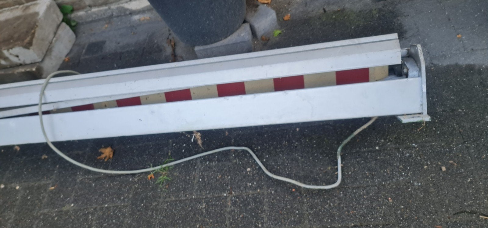zonscherm, Ophalen of Verzenden, Gebruikt, Minder dan 50 watt