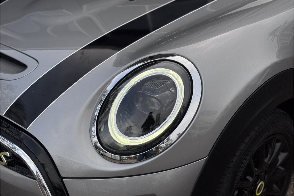 MINI Cooper SE 33 kWh | Camera | Unieke bekleding | Stoelver, Auto's, Mini, Gebruikt, 4 stoelen, Leder en Stof, 195 min