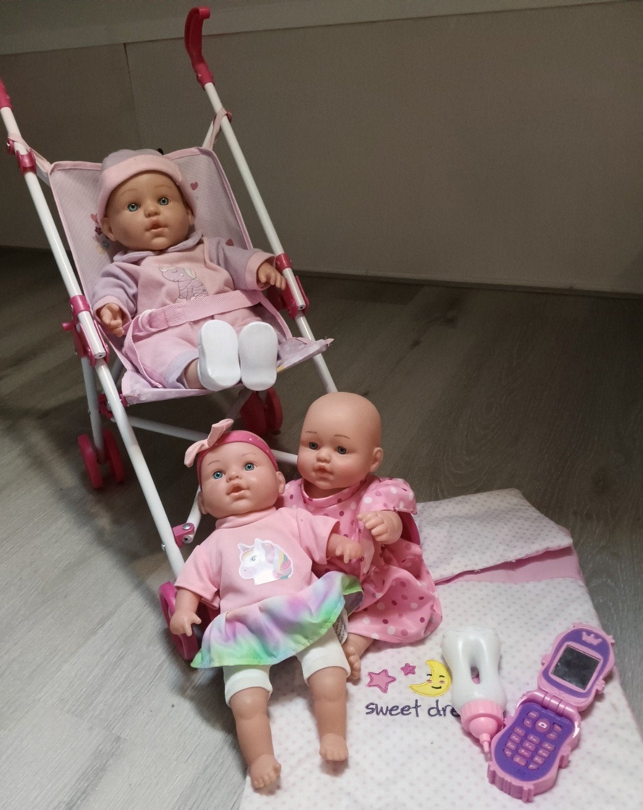 Buggy met poppen, Ophalen of Verzenden, Babypop