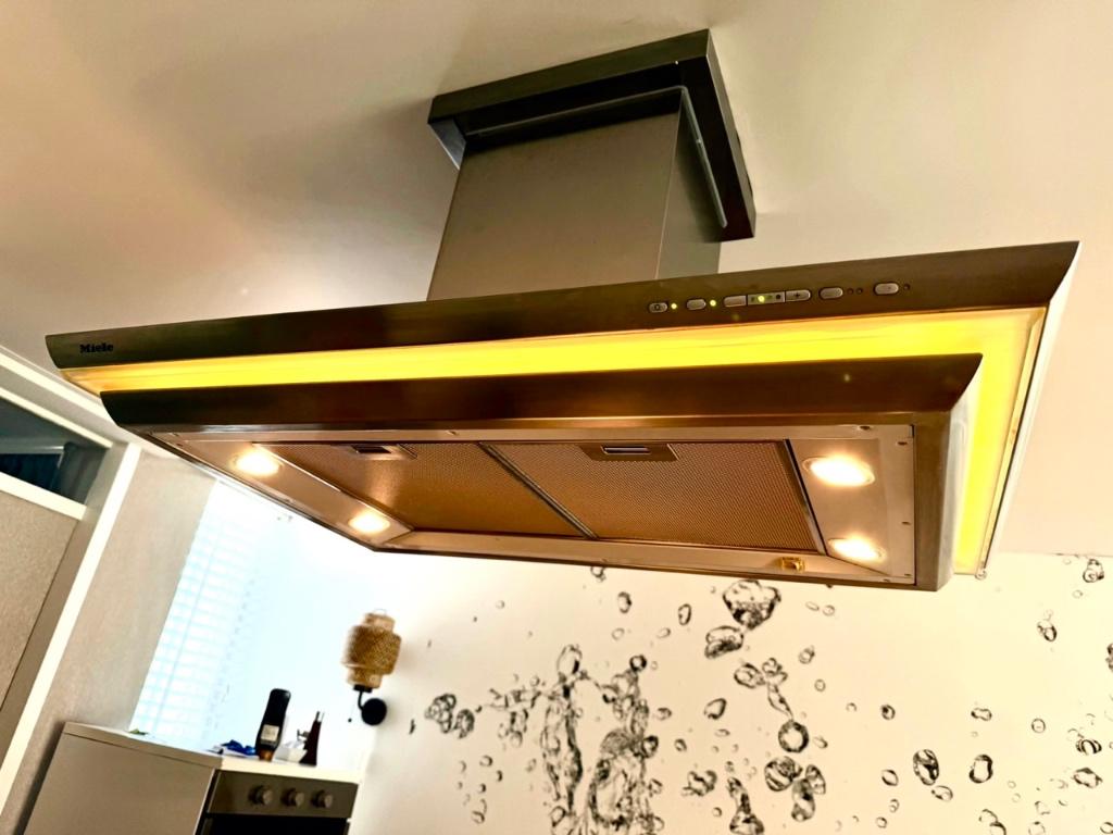 Miele plafond afzuigkap voor kookeiland, Witgoed en Apparatuur, Afzuigkappen, Ophalen, Gebruikt, Vrijstaand, Motor