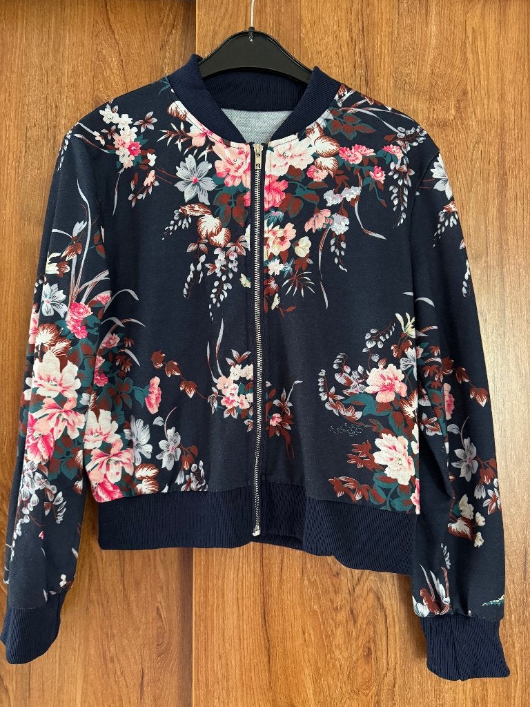 Gebloemd bomberjackje maat S, Kleding | Dames, Truien en Vesten, Blauw, Ophalen of Verzenden, Zo goed als nieuw, Maat 36 (S)