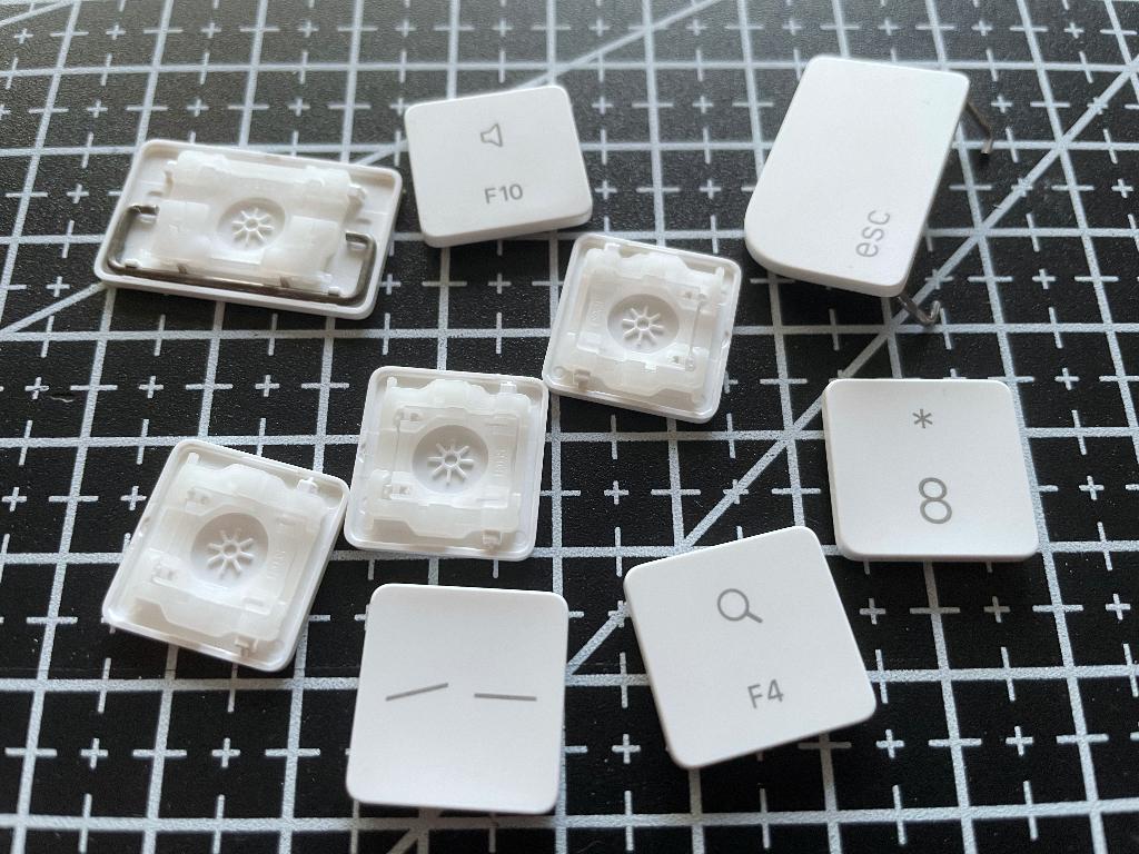 Apple Magic Keyboard toetsen / keycaps A2520, Computers en Software, Toetsenborden, Ophalen of Verzenden, Qwerty, Zo goed als nieuw