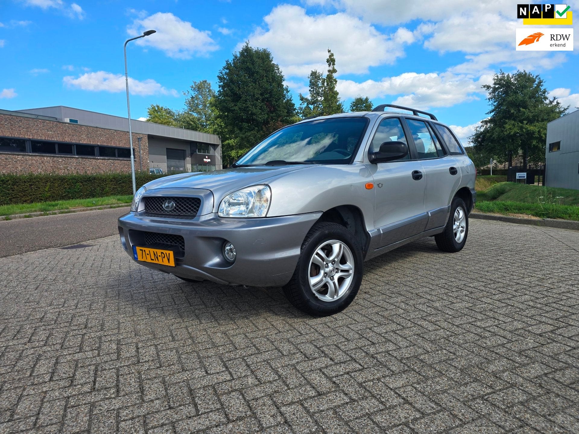 Hyundai Santa Fe 2.0i-16V Silver Edition Nieuwe A.P.K,Airco, Auto's, Voorwielaandrijving, Gebruikt, 4 cilinders, 2000 kg