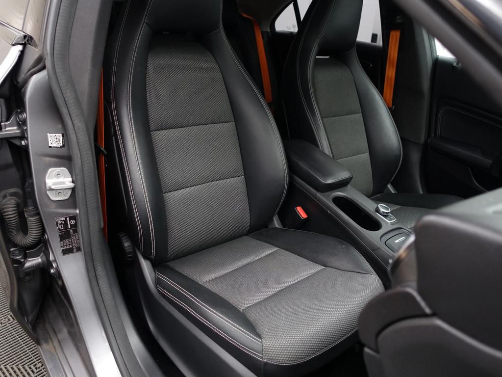 Mercedes-Benz CLA-Klasse 200 AMG Edition 1 Aut- Xenon Led, P, Gebruikt, Bedrijf, 19 km/l, Sedan