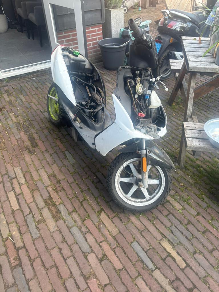 Yamaha Jog rr 70cc vastloper, Ophalen, Zo goed als nieuw, Cilinder, Yamaha