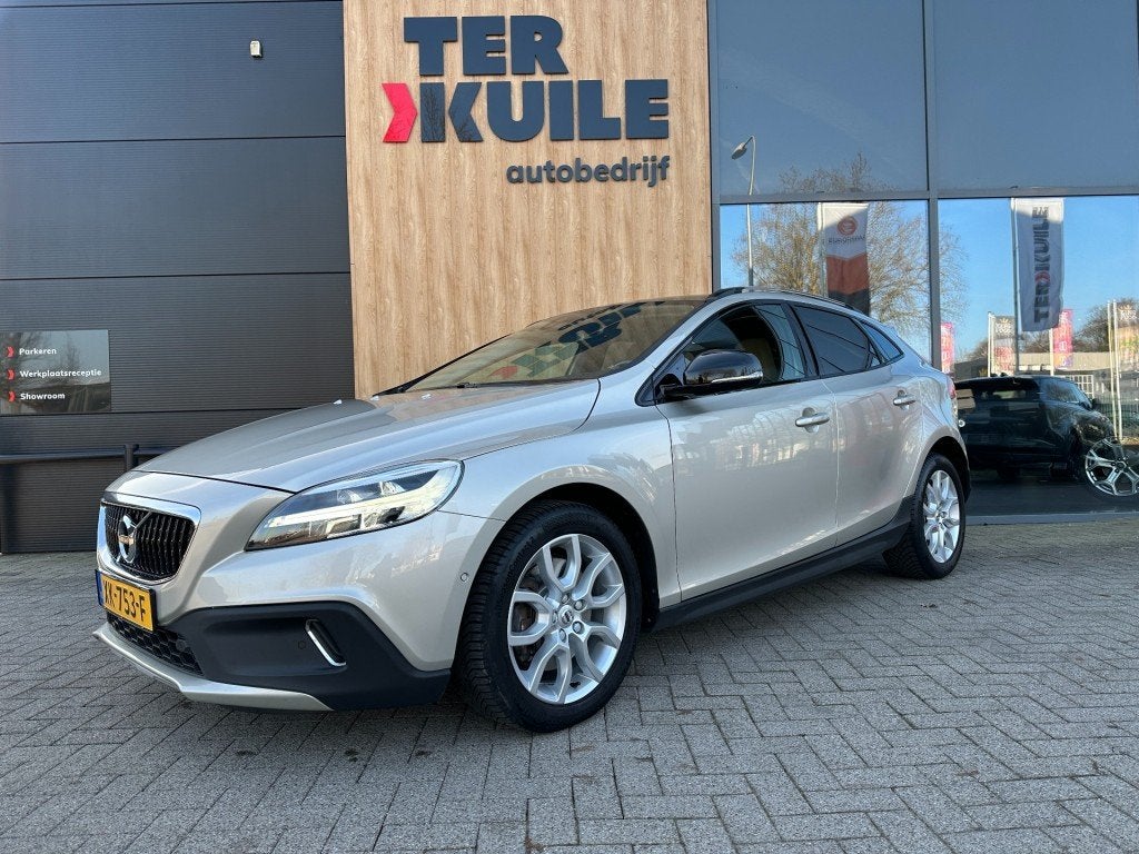 Volvo V40 CC Cross Country 1.5 T3 Polar+ Luxury / Trekhaak /, Auto's, Volvo, 4 cilinders, USB, Hatchback, 5 stoelen