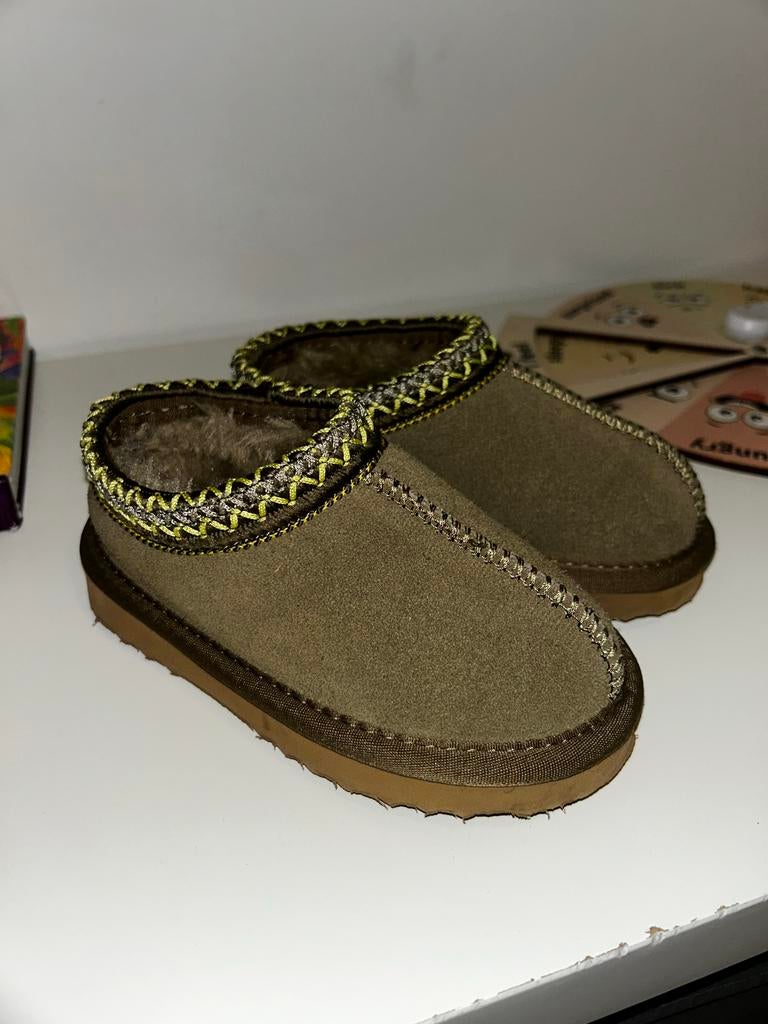 Sloffen maat 26 Tasman model schapenwol en suède, Ophalen of Verzenden, Nieuw, Overige typen