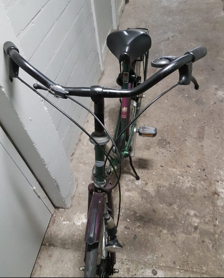 Batavus fiets met bagagedrager en handremmen, Ophalen, Gebruikt, Velgrem, Versnellingen