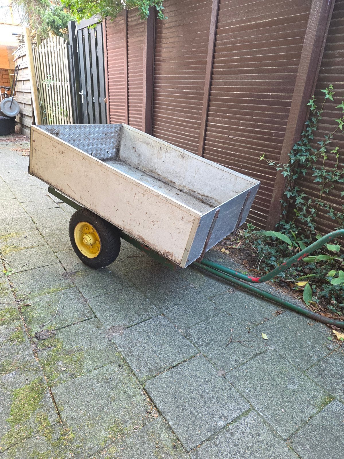 Stevige handkar met metalen bak, Ophalen, Gebruikt, Handmatig, Onbekend
