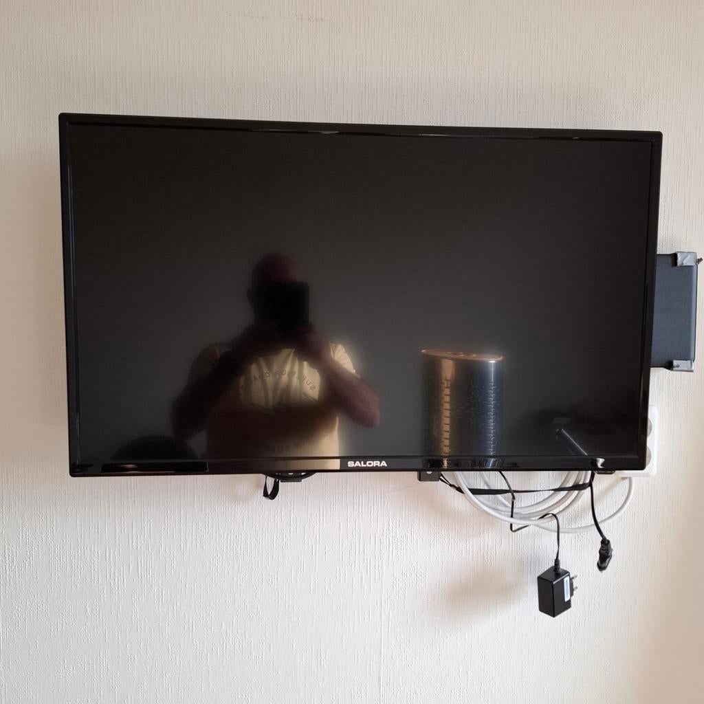 Salora tv incl houder 84 cm diagonaal, Ophalen