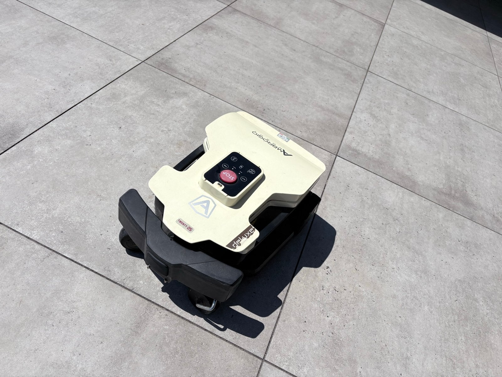 Ambrogio Deluxe 25 Robotmaaier - Twee Seizoenen Gebruikt, Ophalen, Zo goed als nieuw, Meer dan 25 cm, Met regensensor