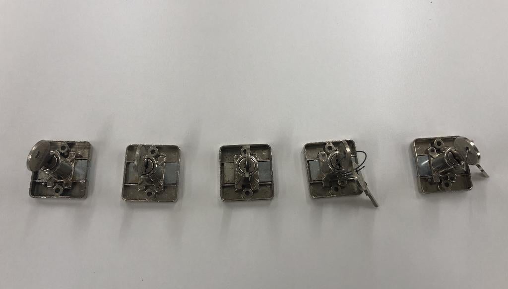 Nieuwe Wurth meubelslotjes met of zonder cillinderkern, Ophalen of Verzenden, Nieuw, Rvs, Slot
