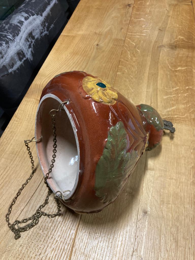 Antieke terracotta hang bloempot met bloemmotief, Ophalen of Verzenden