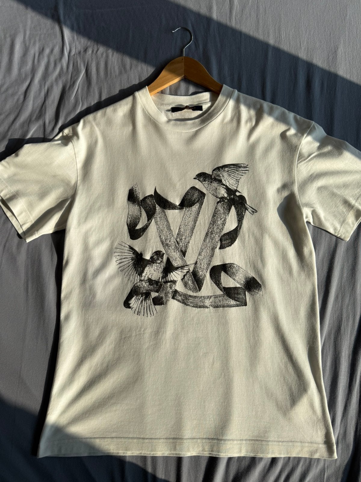 Louis Vuitton Birds T-Shirt, Ophalen of Verzenden, Zo goed als nieuw, Maat 46 (S) of kleiner, Wit