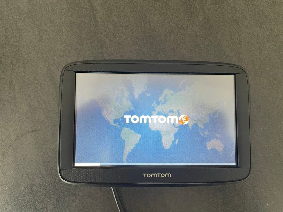 TomTom autonavigatie - Zo goed als nieuw met accessoires, Auto diversen, Ophalen of Verzenden, Zo goed als nieuw