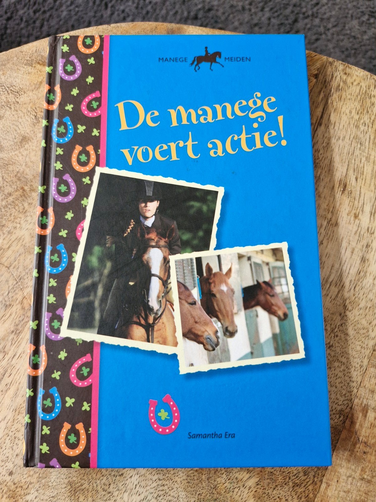 Manegemeiden: De manege voert actie! (Samantha Era), Ophalen of Verzenden, Zo goed als nieuw, Samantha Era, Fictie algemeen