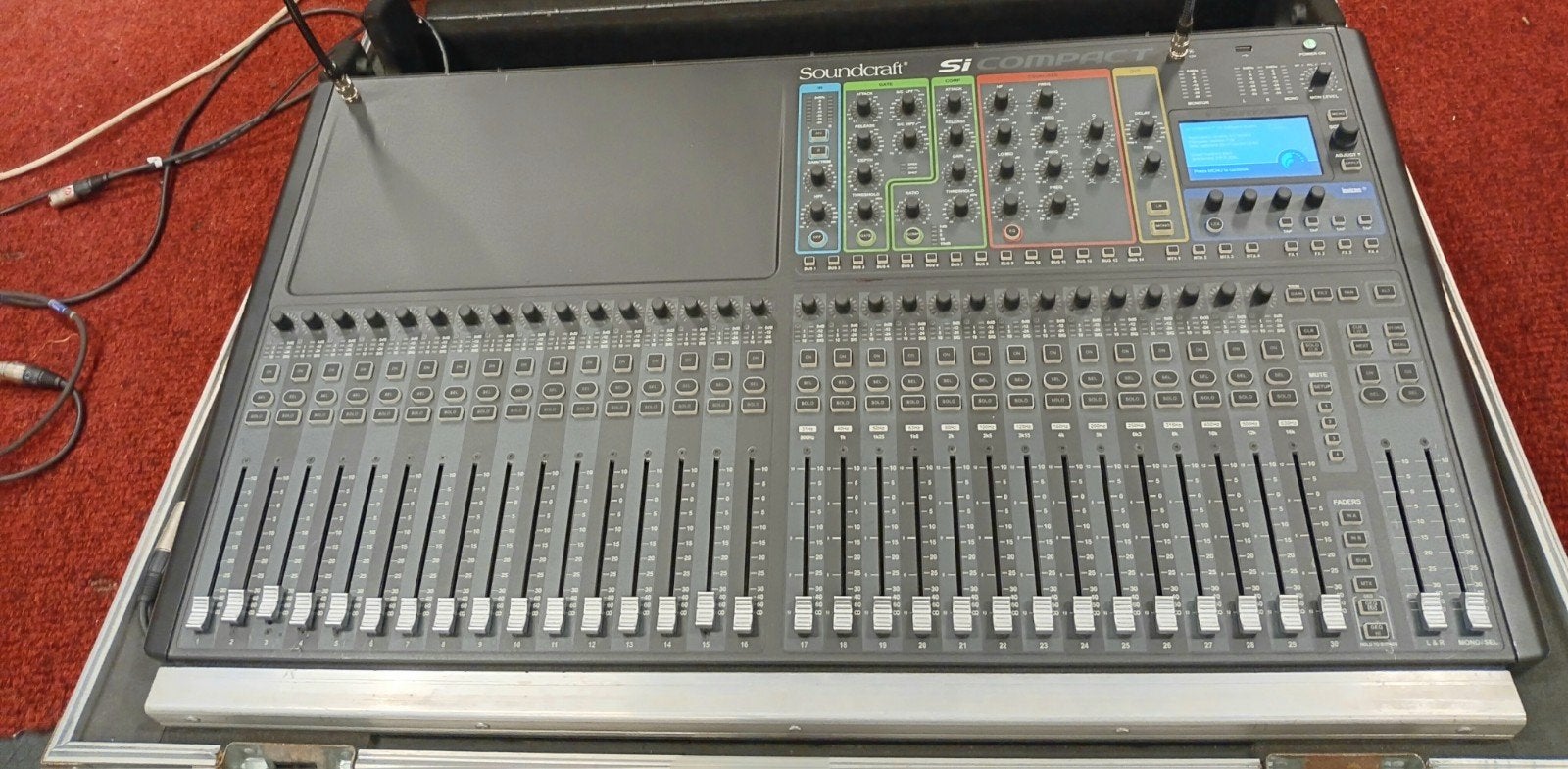 te koop soundcraft si compact  32 channels, Ophalen of Verzenden, Zo goed als nieuw, 20 kanalen of meer