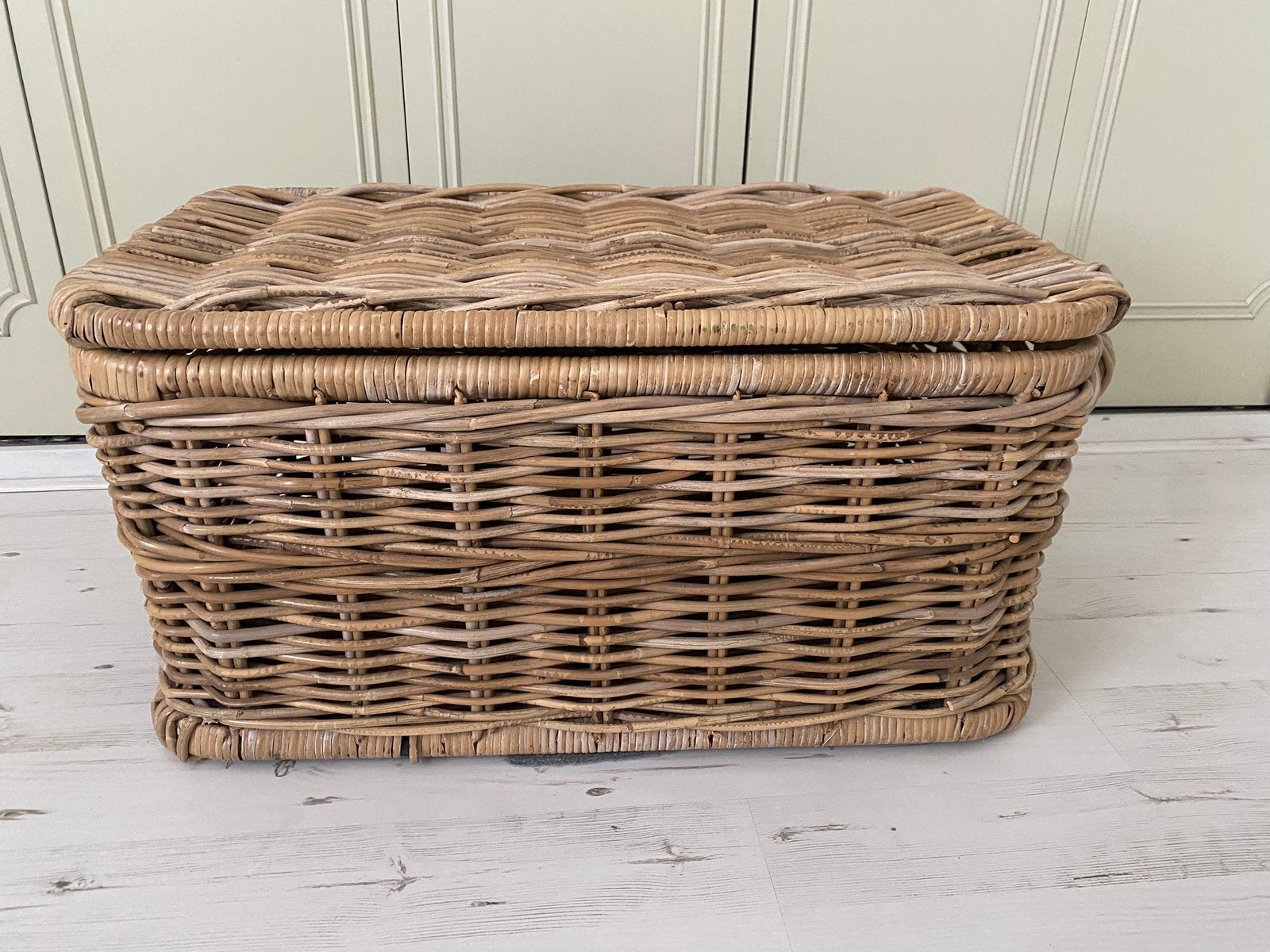 Grote rotan mand, Huis en Inrichting, Woonaccessoires | Schalen en Manden, Ophalen, Zo goed als nieuw, Rechthoekig, Riet