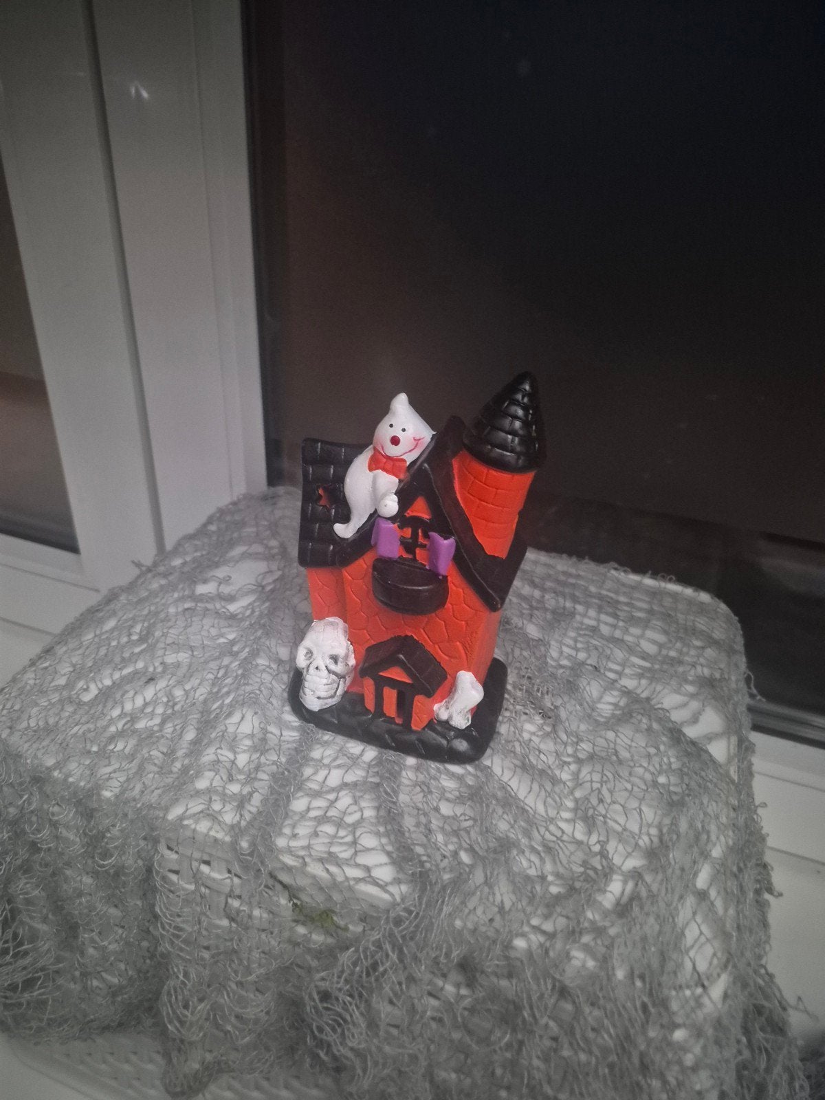 Spookhuis beeldje met multi kleur lichtjes, Ophalen of Verzenden, Zo goed als nieuw, Versiering, Halloween of Griezel